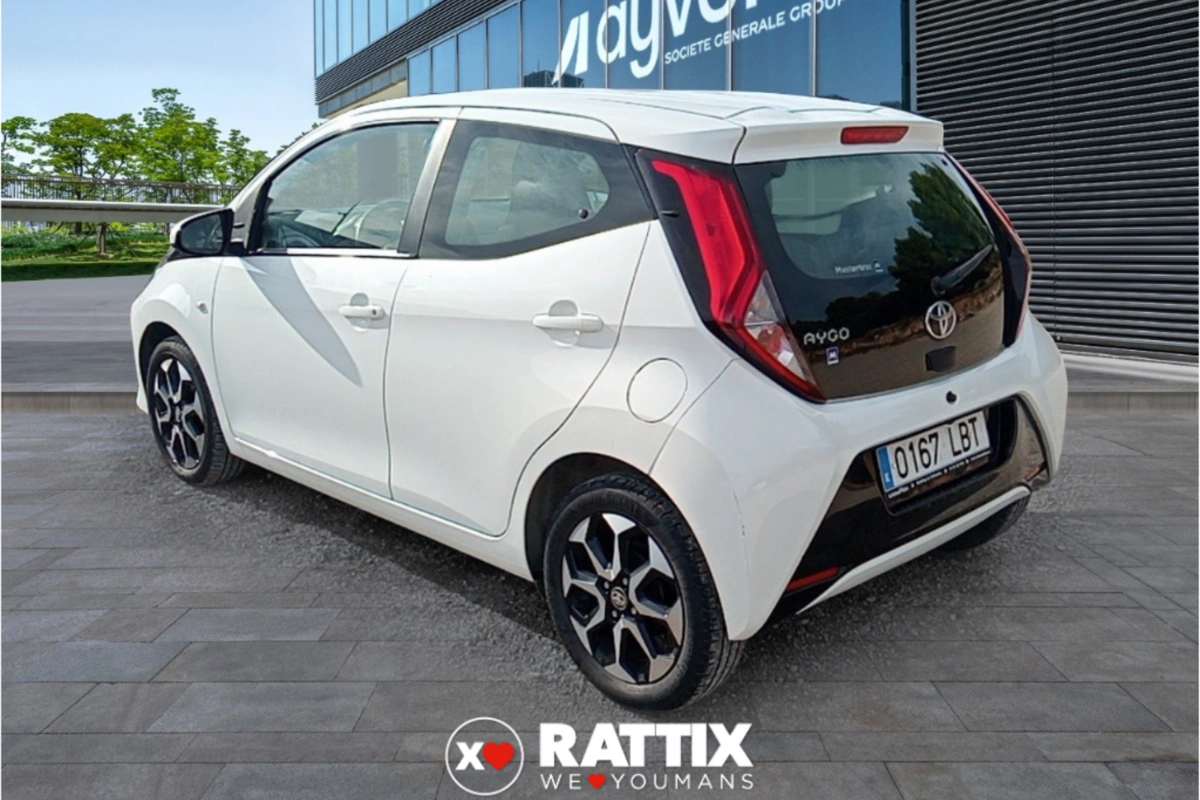 TOYOTA aygo ii 2018 5p Aygo 1.0 x-play 72cv
